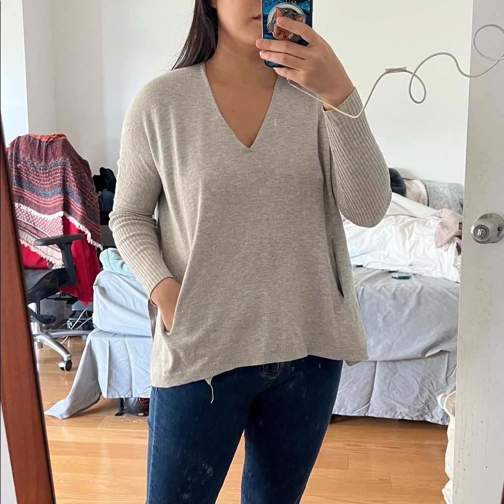 Aritzia Babaton Gray V-Neck Sweater